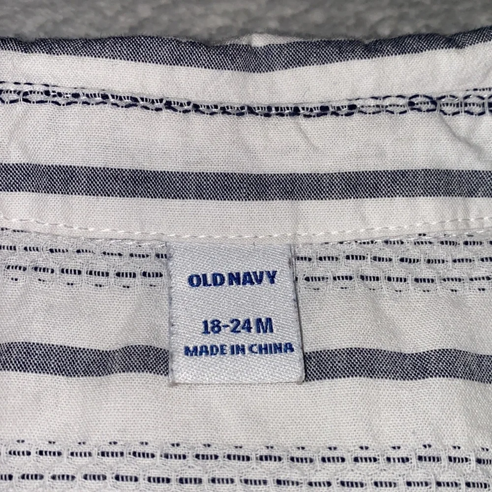 Gray outfit baby bundle (Carters & Old Navy) - Picture 3 of 10